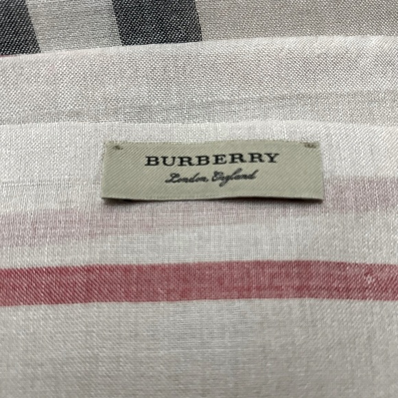Burberry Check Wool Scarf - Picture 5 of 6
